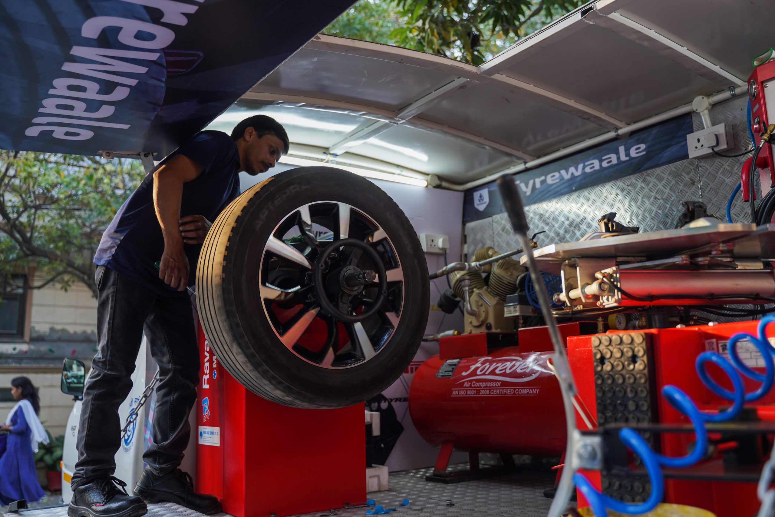 You are currently viewing Why is Tyre Balancing required for vehicles?