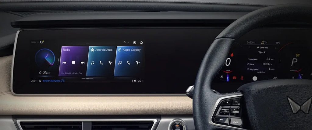 Wireless-Android-Auto-and-Carplay-XUV-700